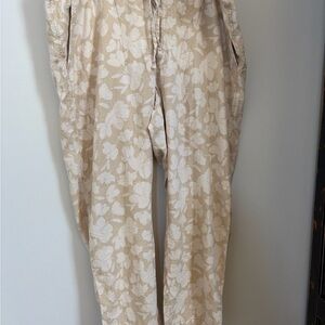 GAP Men’s Beige and White Floral Chinos